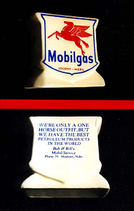 Collectable Signs Porcelain Mobilgas salt & pepper shaker sign Vintage Signs