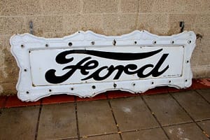 Vintage signs: Fored old sing for sale